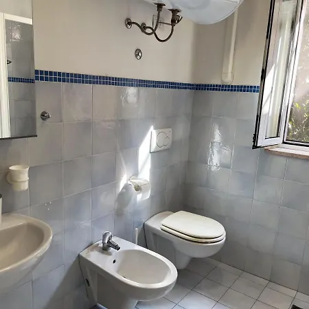 Dans Agreable Maison De Centre Historique De Apartmán *
