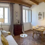 Apartment Dans Agreable Maison De Centre Historique De Rimini